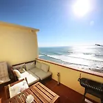 Prime Oceanfront 2 Apartment